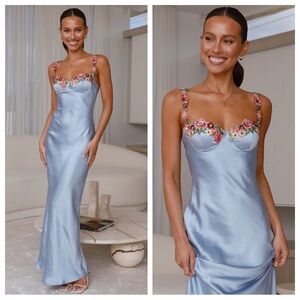 Selfie Leslie Rose Garden Floral Appliqué Midi Dress in Blue